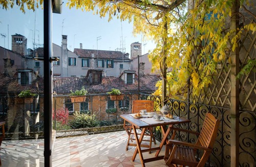 Santa Croce Apartment | 70 m² Apartment ∙ 2 bedrooms ∙ 4 guests