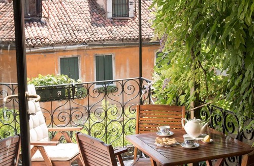 Santa Croce Apartment | 70 m² Apartment ∙ 2 bedrooms ∙ 4 guests