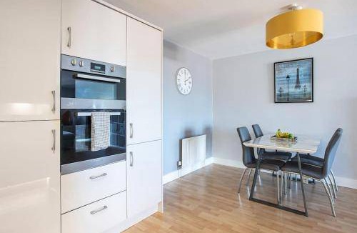 Queens Quarter Apartment | 73 m² Apartment ∙ 2 bedrooms ∙ 6 guests