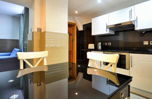 Bayswater Apartment | 79 m² Serviced apartment ∙ 4 bedrooms ∙ 127 guests