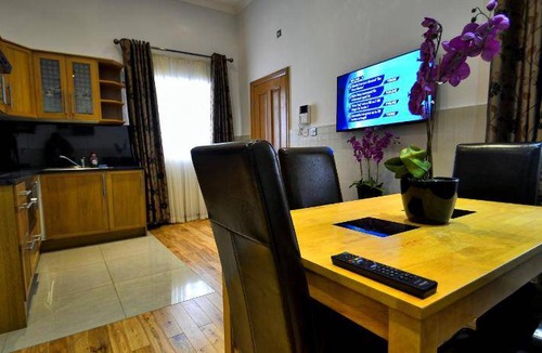 Bayswater Apartment | 79 m² Serviced apartment ∙ 4 bedrooms ∙ 127 guests