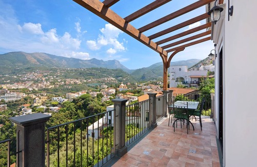 Vico Equense House | 80 m² House ∙ 2 bedrooms ∙ 4 guests