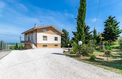 San Costanzo Apartment | 90 m² Apartment ∙ 3 bedrooms ∙ 6 guests