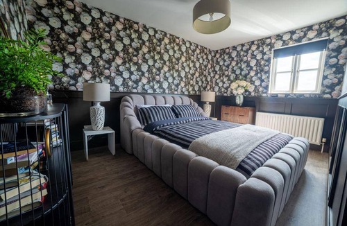 Enniskillen Cottage | 90 m² Cabin ∙ 3 bedrooms ∙ 7 guests