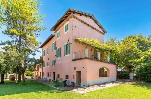 San Brizio House | 900 m² House ∙ 5 bedrooms ∙ 10 guests