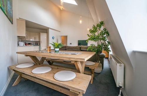 Cathedral Quarter Apartment | 93 m² Apartment ∙ 2 bedrooms ∙ 4 guests
