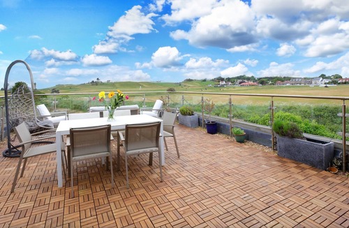 Gullane House | A 3-bedroom luxury holiday home with panoramic views of Gullane’s golf courses.