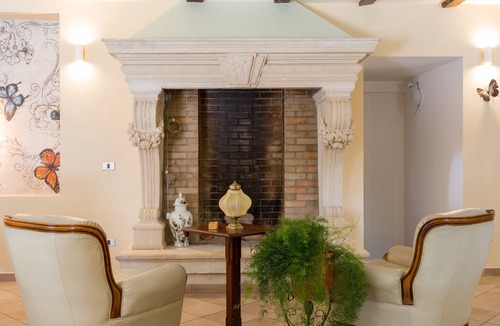 Cola Apartment | A 5-minute walk from the Villa dei Cedri spa park
