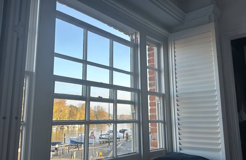 Henley House | A Beautiful River Frontage Townhouse with walled garden, hot tub and fire pit.