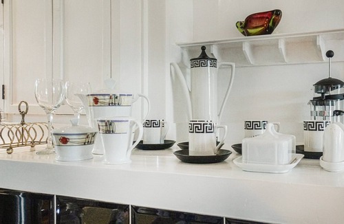 Comrie Cottage | A bright, cosy house full of history and quirkiness.