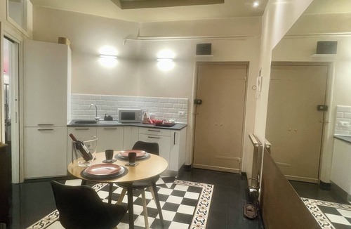 Testaccio Apartment | A&C Design Apartment in Rome Just a Step from Trastevere & Colosseum! Bus Metro