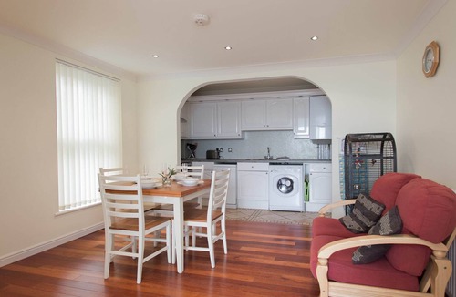 Shanklin Apartment | A first-floor apartment with an elegant balcony and views out to sea.