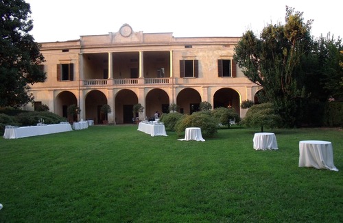 Faverzano Villa | A historic country home with a pool for groups of friends and families