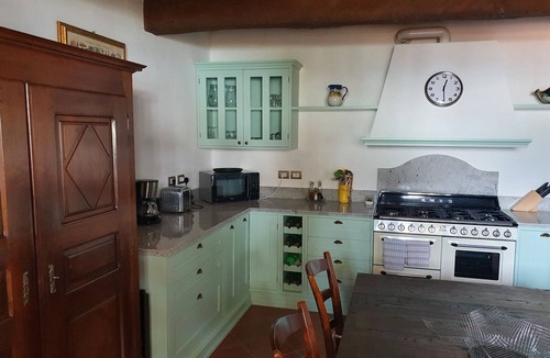 Tuoro sul Trasimeno Other | A large farmhouse with views over Umbria/Tuscany with Aircon & streaming WiFi
