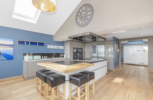 Compton Martin Cottage | A large group retreat that sleeps 16 guests in 4 bedrooms