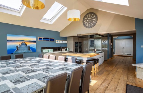 Compton Martin Cottage | A large group retreat that sleeps 16 guests in 4 bedrooms