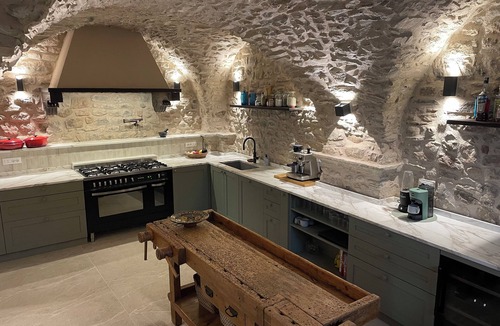 Mulazzo Villa | A private oasis in a medieval Tuscan village near Cinque Terrennnn