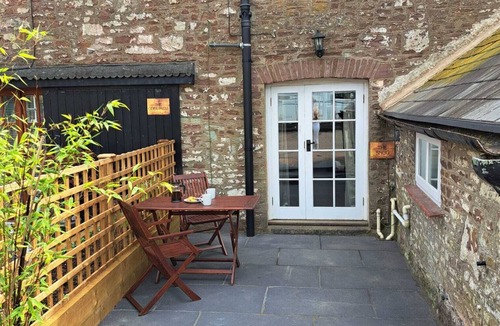 Lydney House | A rural house on the edge of the Forest of Dean with 3 pubs within a short walk.