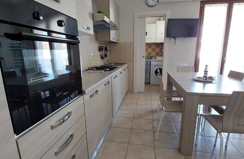 Marina di Vasto Apartment | A stone's throw from the sea, "Grecale house"