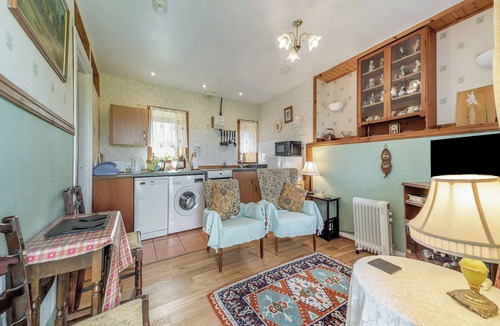 Bunessan Cottage | A tiny, traditional cottage tucked away on the Ross of Mull, close to the sea.