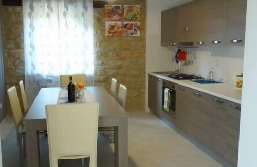 Penna San Giovanni House | Affordable villa with stunning views
