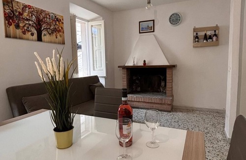Roccascalegna House | Ai Piedi di un Bellissimo Castello una Casa Fornita di Tutti i Comfort