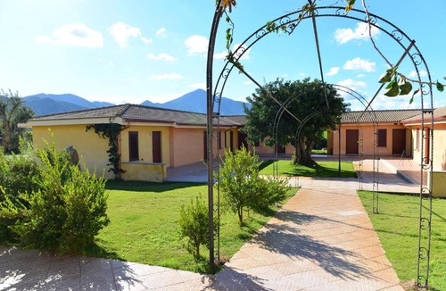 Uta Hotel | Albergo Ristorante Pizzeria Monte Arcosu
