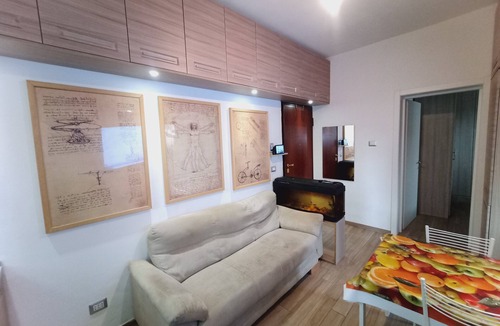 San Faustino-Madonnina-Quattroville Apartment | Alcova Nicolo Biondo.Apartment in quiet area adjacent to Ferrari Park