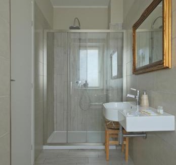 Mirandola House | Alla Scaletta - Stanze con Bagno Privato e WiFi a Pochi Passi dal Duomo