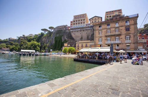 Pogerola Apartment | AMORE RENTALS - Appartamento La Terrazza sul Porto with Sea View, Beach Front