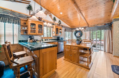 Fox Farm House | Angels Seat