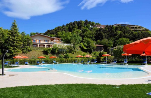 Campi Condo | Apartement with pool and balcony with side lake view
