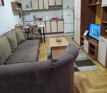 Grbavica Apartment | Apartman Marina sa garazom