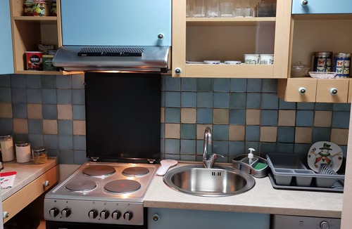 Vracar Condo | Apartman se nalazi u blizini Hrama Svetog Save. Trga Slavija . .