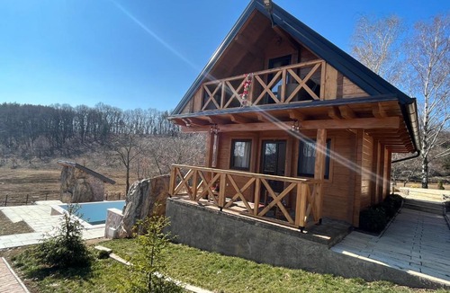 Vrdnik House | Apartmani Joka i Drvene kucice