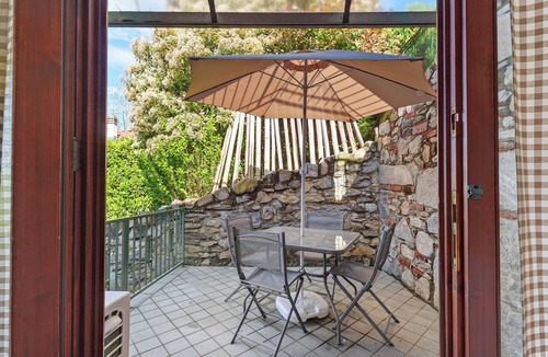 Vergiate Apartment | Apartment 'Arturo' with Mountain View, Wi-Fi and Air Conditioning