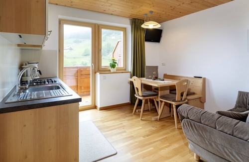 Malles Venosta Apartment | Apartment 'Ausserglieshof Wohnung Portles' with Mountain View, Shared Garden and Wi-Fi