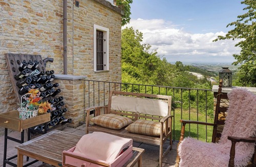 Mango Apartment | Apartment 'Barbera' with Shared Terrace, Shared Garden and Wi-Fi