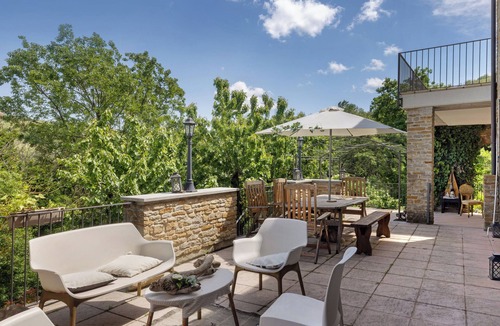 Mango Apartment | Apartment 'Barbera' with Shared Terrace, Shared Garden and Wi-Fi