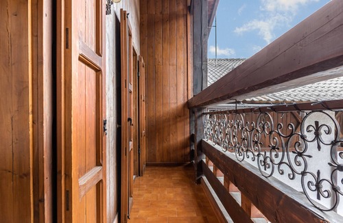 Mezzana Apartment | Apartment "Casa Martini" with Mountain View, Balcony & Wi-Fi