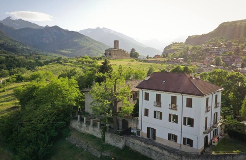 Saint Maurice Apartment | Apartment 'Cascina Des Religieuses - Feuillage' with Mountain View