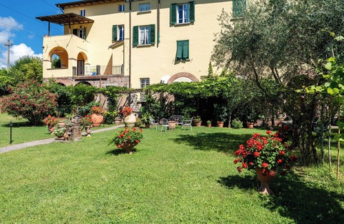 Nozanno Apartment | Apartment 'Cavaliere' with Private Pool, Private Terrace and Wi-Fi