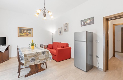 Scano di Montiferro Apartment | Apartment 'Erato' with Sea View, Wi-Fi and Air Conditioning