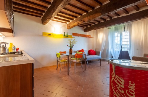 Acqua Loreto Apartment | Apartment facing the pool in medieval village with view of Todi