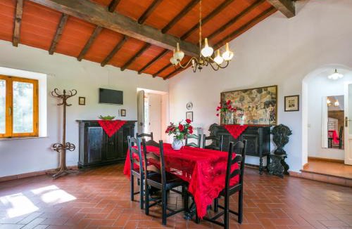 Monteriggioni Apartment | Apartment Fattoria Petraglia - Padronale by Interhome