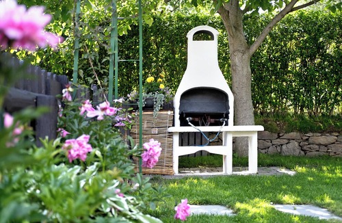 Laas Apartment | Apartment 'Garboshof' with Mountain View, Private Garden and Wi-Fi