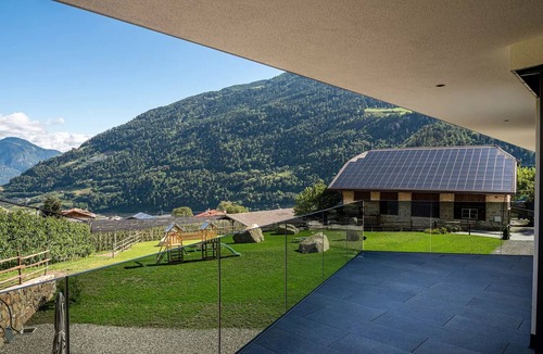 Lagundo Apartment | Apartment 'Hofer Hof Hirzer' with Mountain View, Garden & Wi-Fi