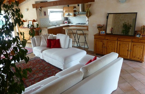 Salo Apartment | Apartment in Salo with breathtaking lake view - WIFI A/C car parking