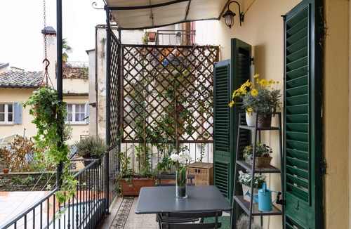Arezzo Apartment | Apartment in the old town with 2 bedrooms, 2 bathroom and a large terrace