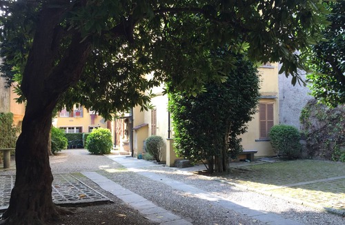 Miasino Apartment | Apartment 'In Villa Belli' with Shared Garden & Wi-Fi